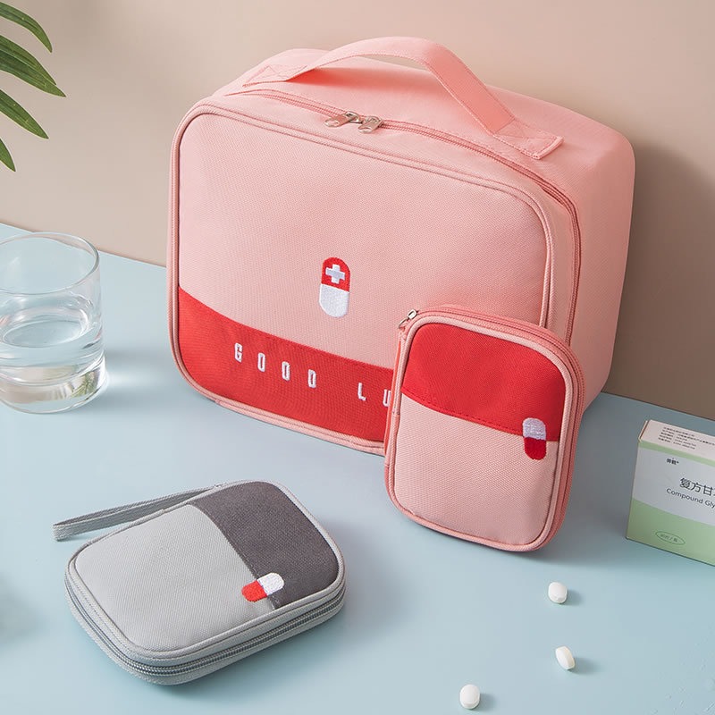 First Aid Kit Camping - Wodoodporna apteczka pierwszej pomocy - przenośna