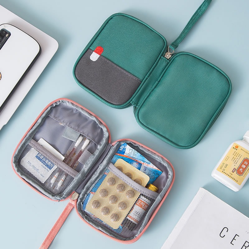 Wodoodporna apteczka pierwszej – First Aid Kit Camping recenzja i cena